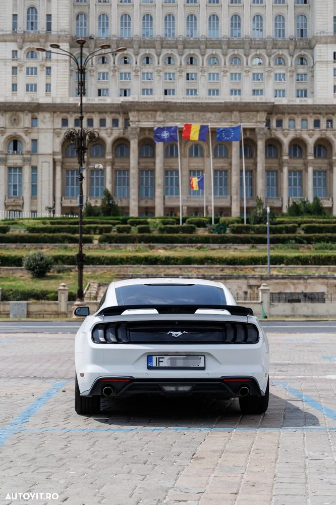 Ford Mustang - 13