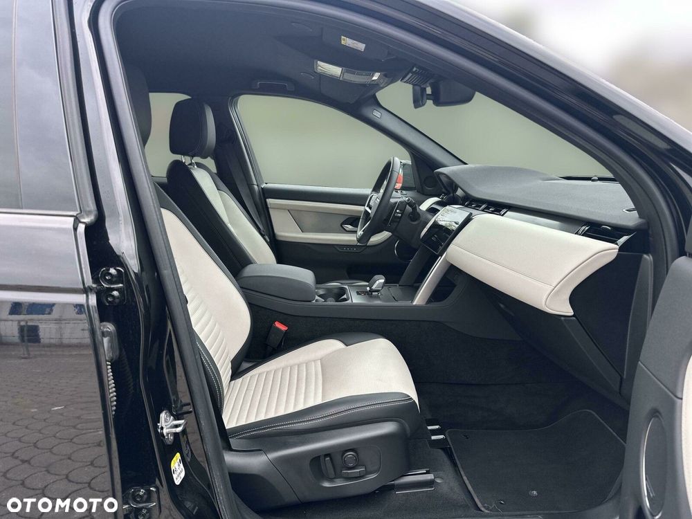 Land Rover Discovery Sport - 12