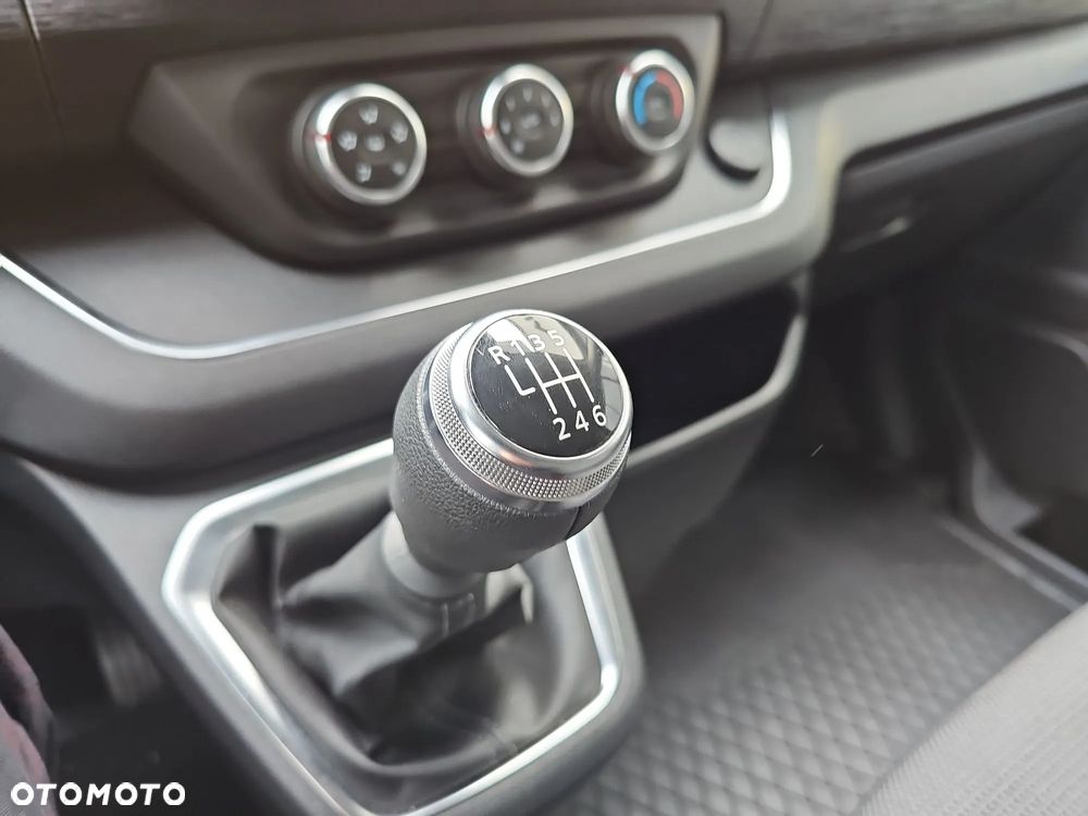 Renault Trafic - 26
