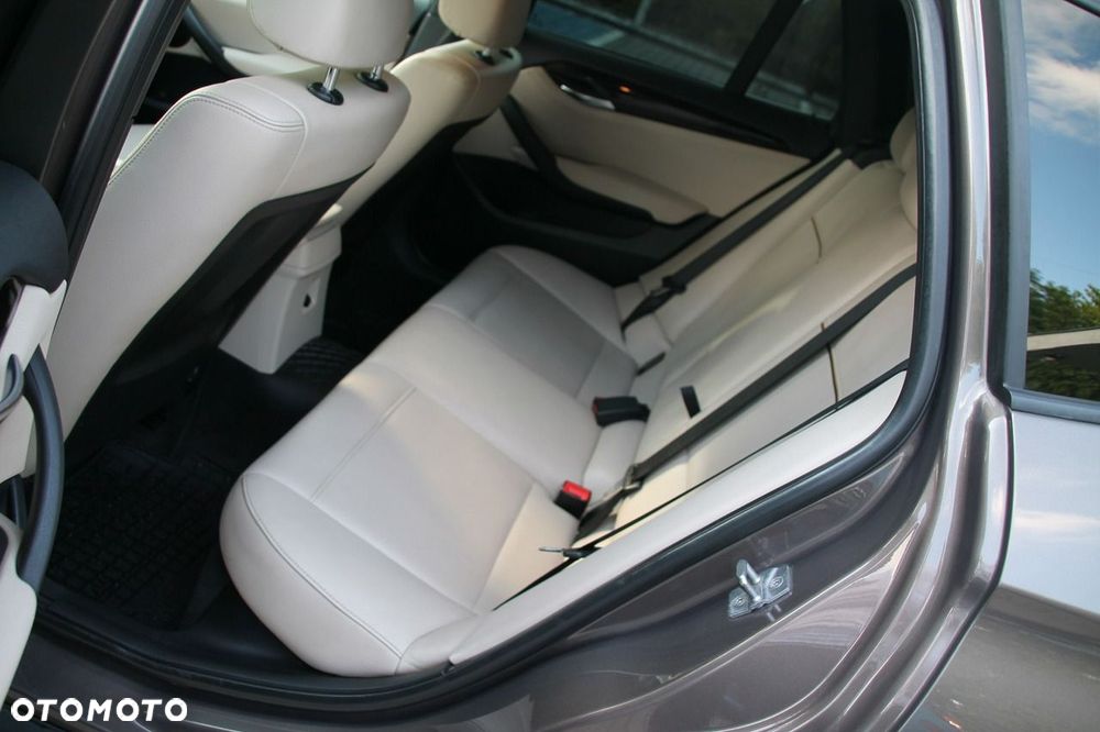BMW X1 xDrive20d - 13