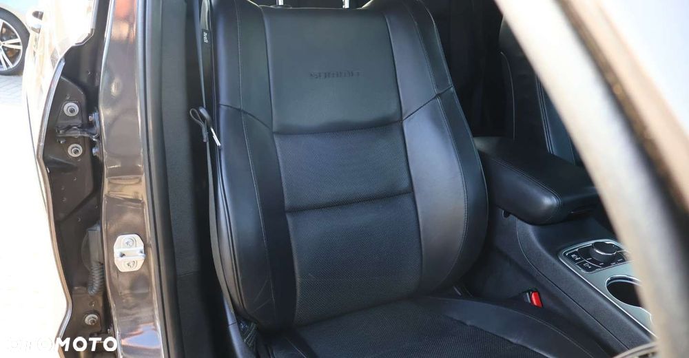 Jeep Grand Cherokee - 19