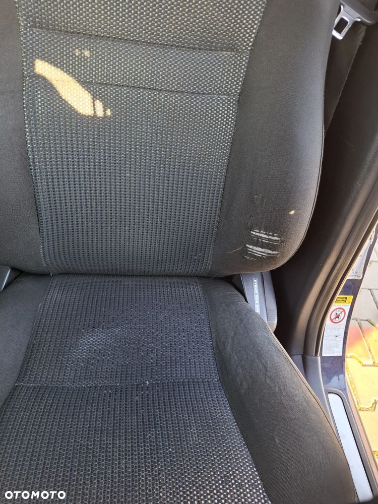 Toyota Avensis 1.8 VVT-i Sol - 24