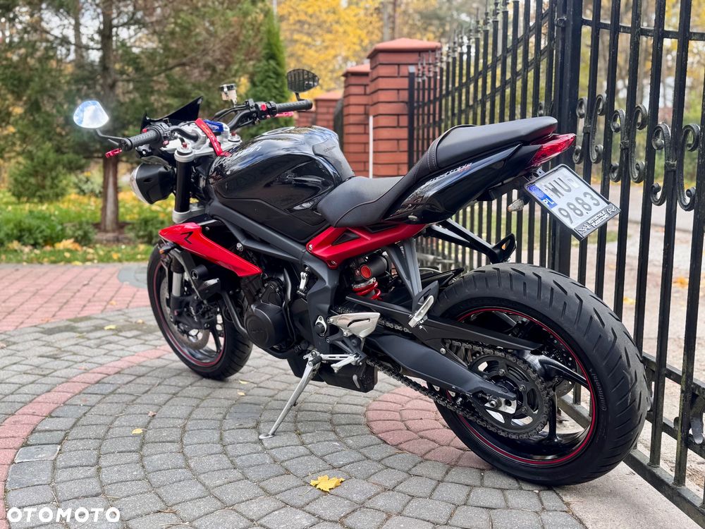Triumph Street Triple - 8