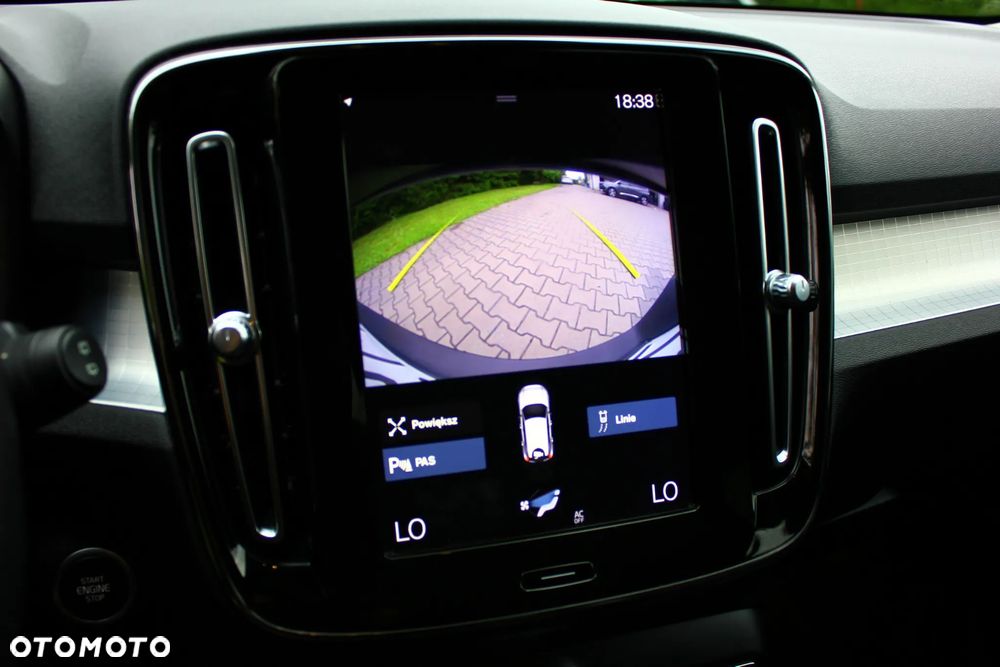 Volvo XC 40 T3 Momentum Pro - 31