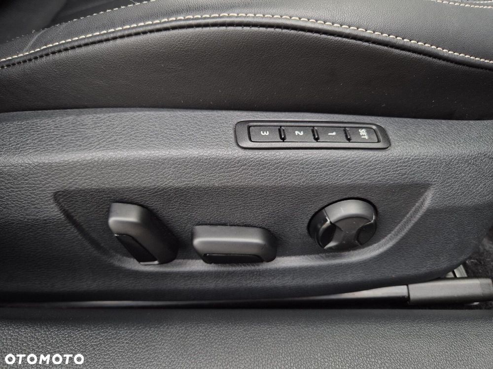 Skoda Superb 2.0 TDI SCR 4x4 L&K DSG - 14