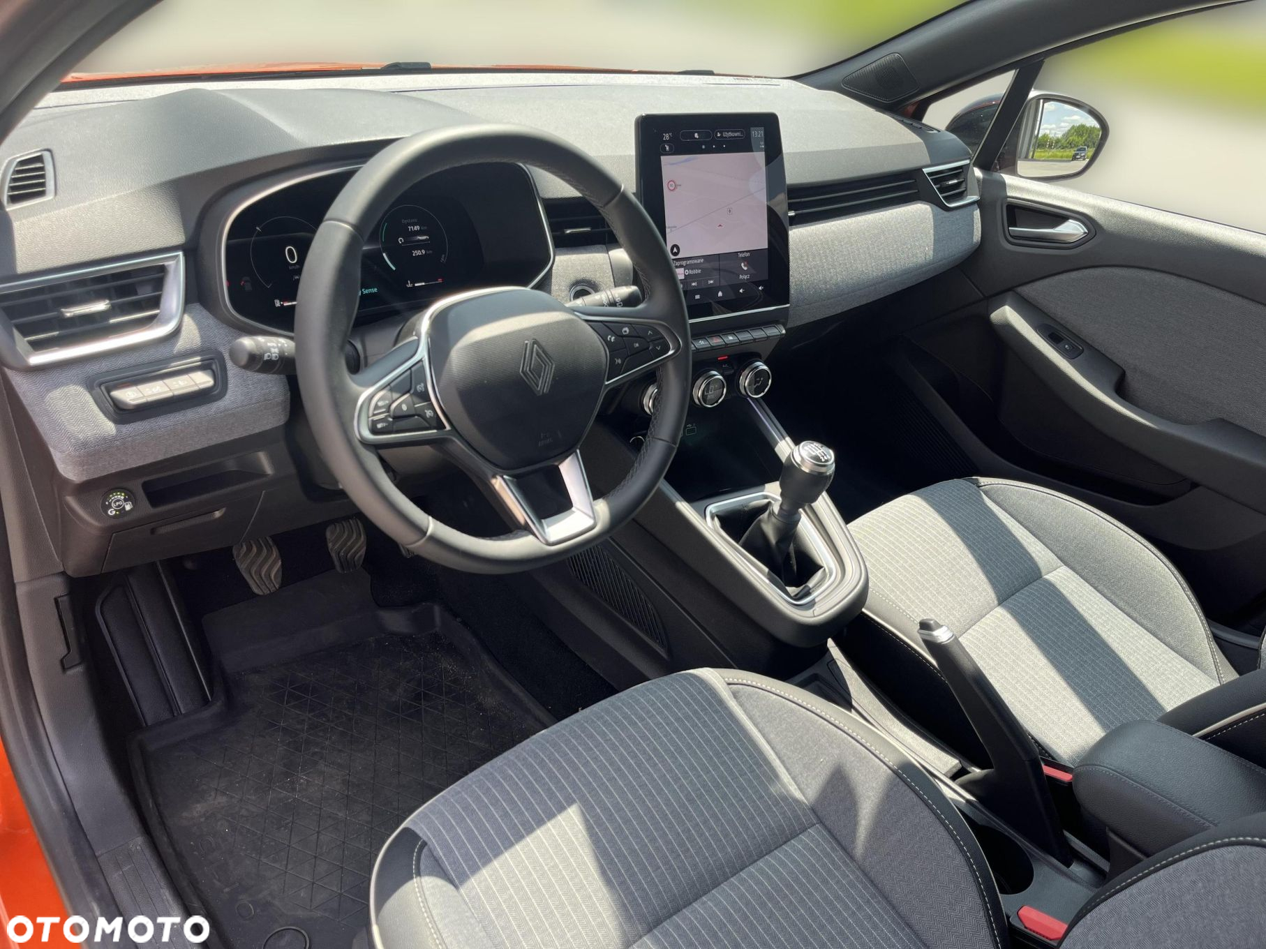 Renault Clio 1.0 TCe Techno - 9