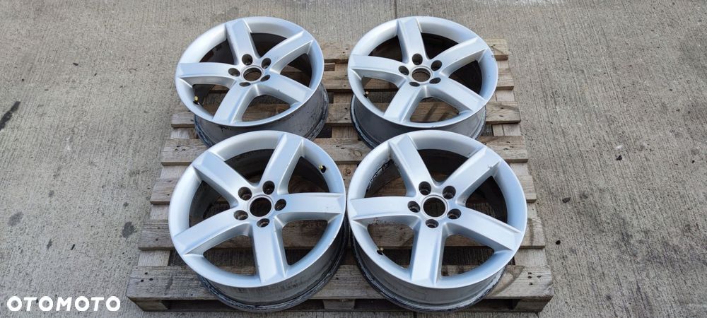 FELGA FELGI AUDI A4 A5 Q5 7,0J R17 ET37 8R0071497 - 1