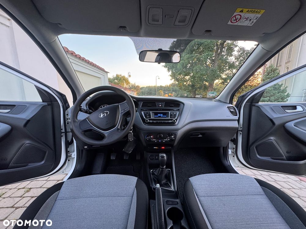 Hyundai i20 - 16