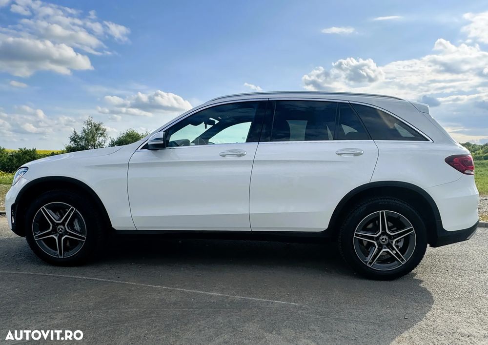 Mercedes-Benz GLC 300 4MATIC - 4
