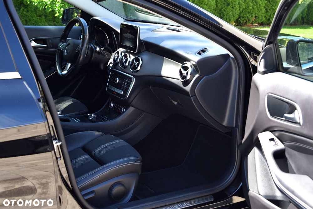 Mercedes-Benz GLA 200 7G-DCT Style - 19