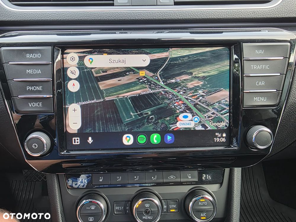 Skoda Superb 2.0 TDI 4x4 L&K DSG - 19