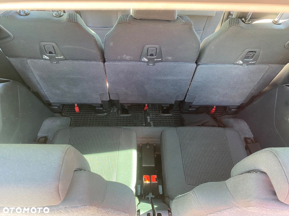 Peugeot 5008 - 9