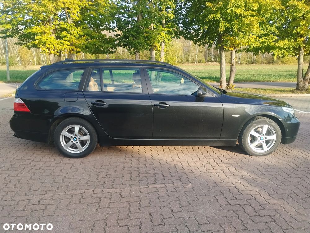 BMW Seria 5 520d Touring Edition Sport - 4