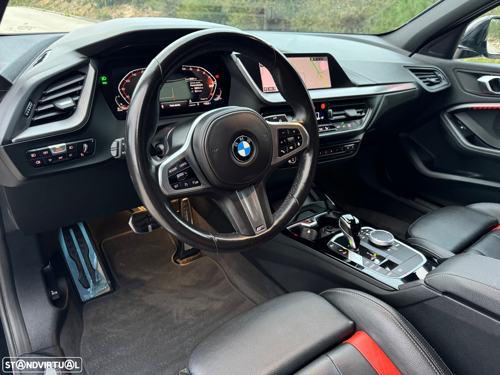 BMW 116 d Pack 50 anos M Auto - 23