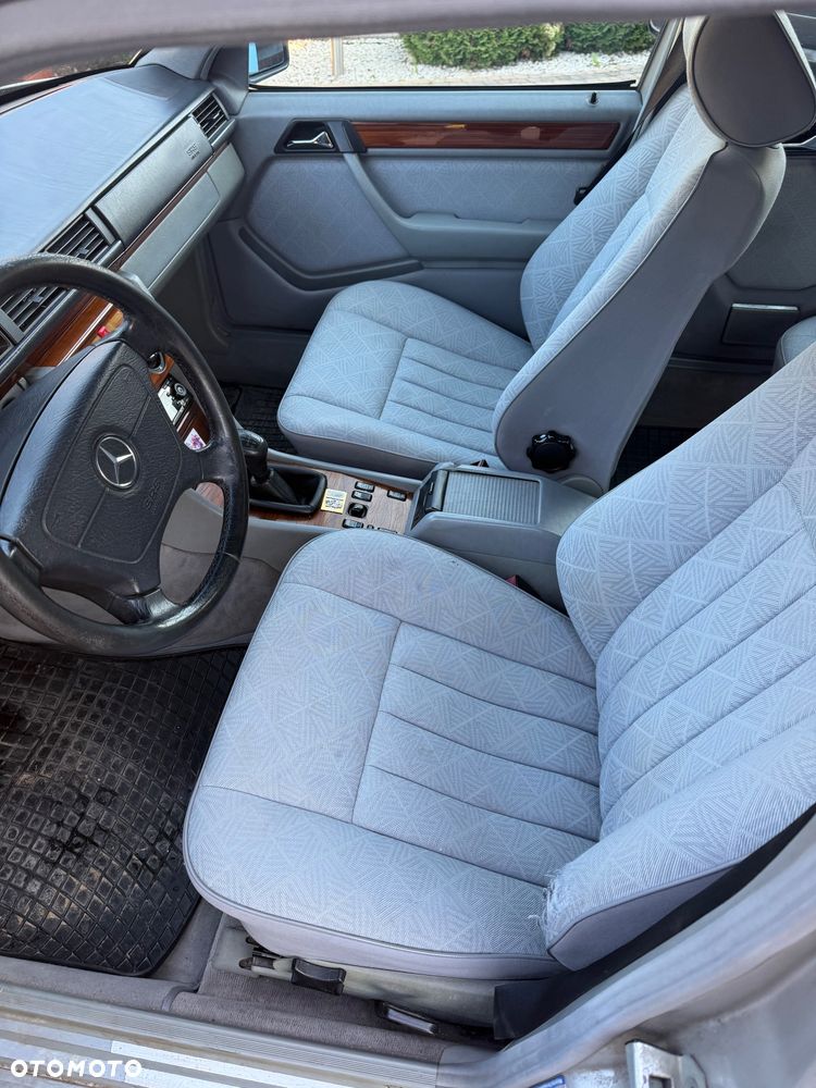 Mercedes-Benz W124 (1984-1993) - 12