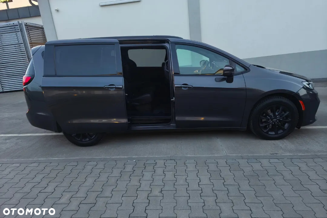 Chrysler Pacifica - 14