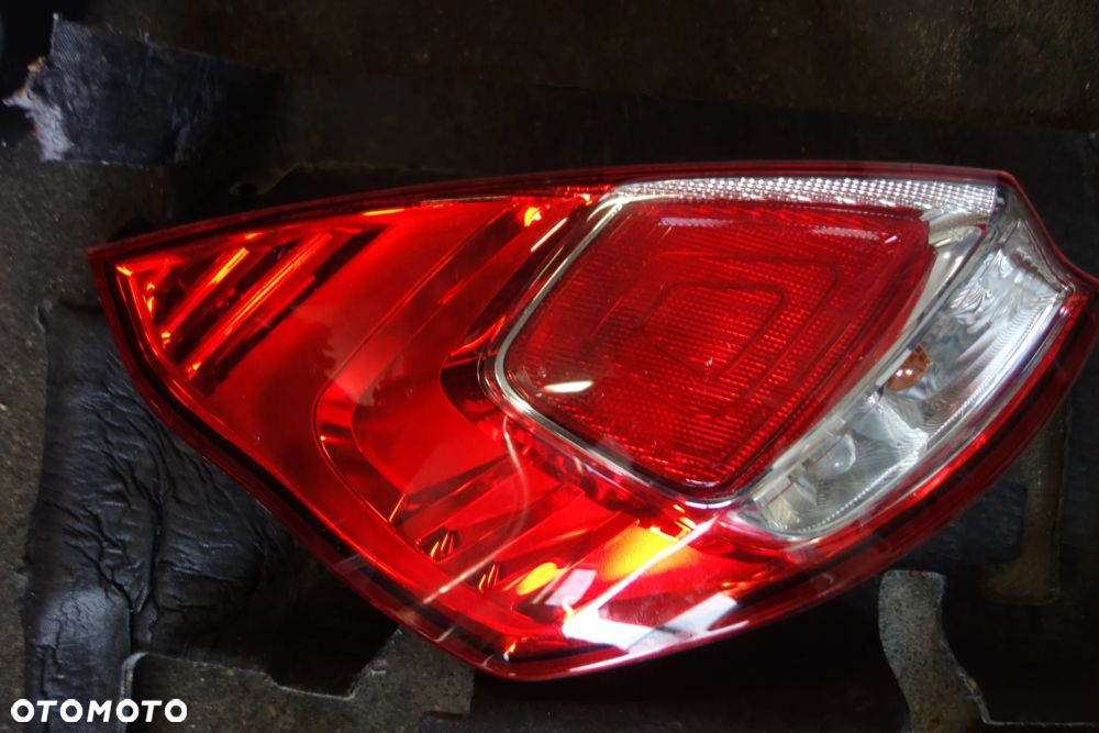LAMPA LEWY TYŁ FORD FIESTA MK7 - 2