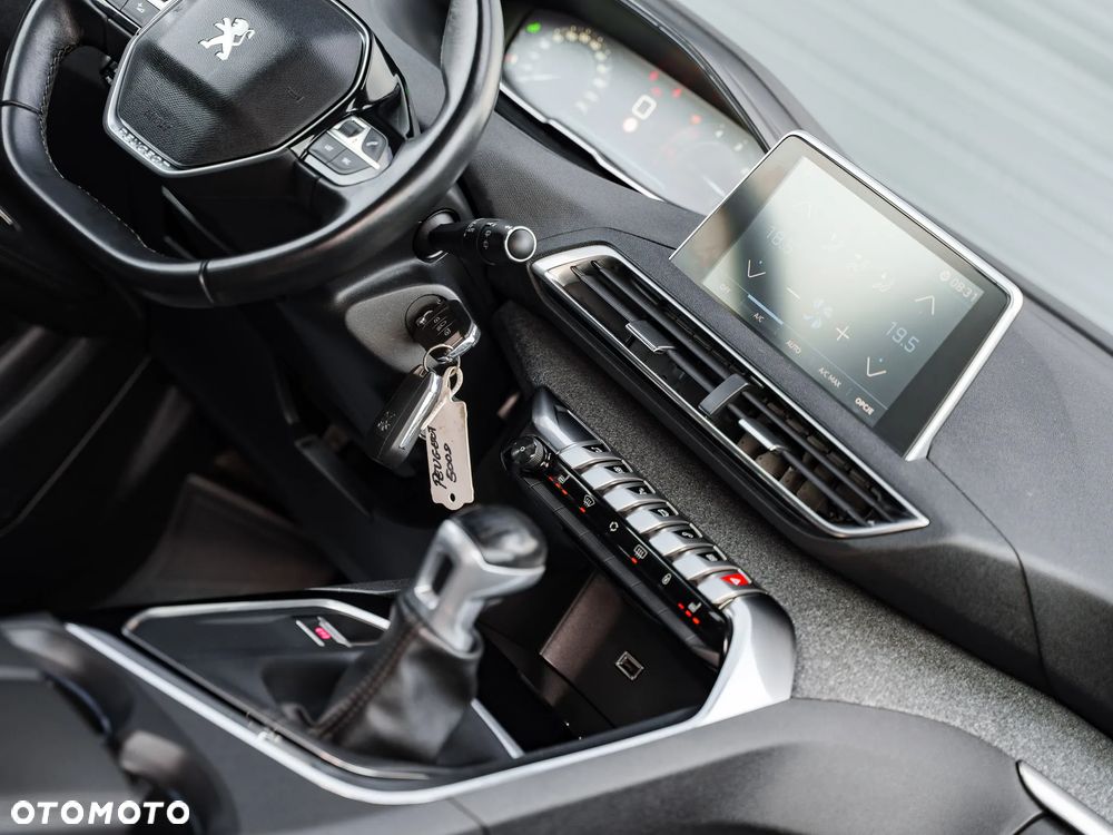 Peugeot 5008 BlueHDi 120 Allure - 21