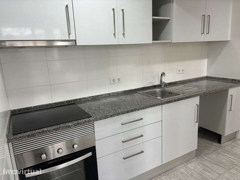 Apartamento T2 em Ceira na estacao de Metro - Grande imagem: 3/8