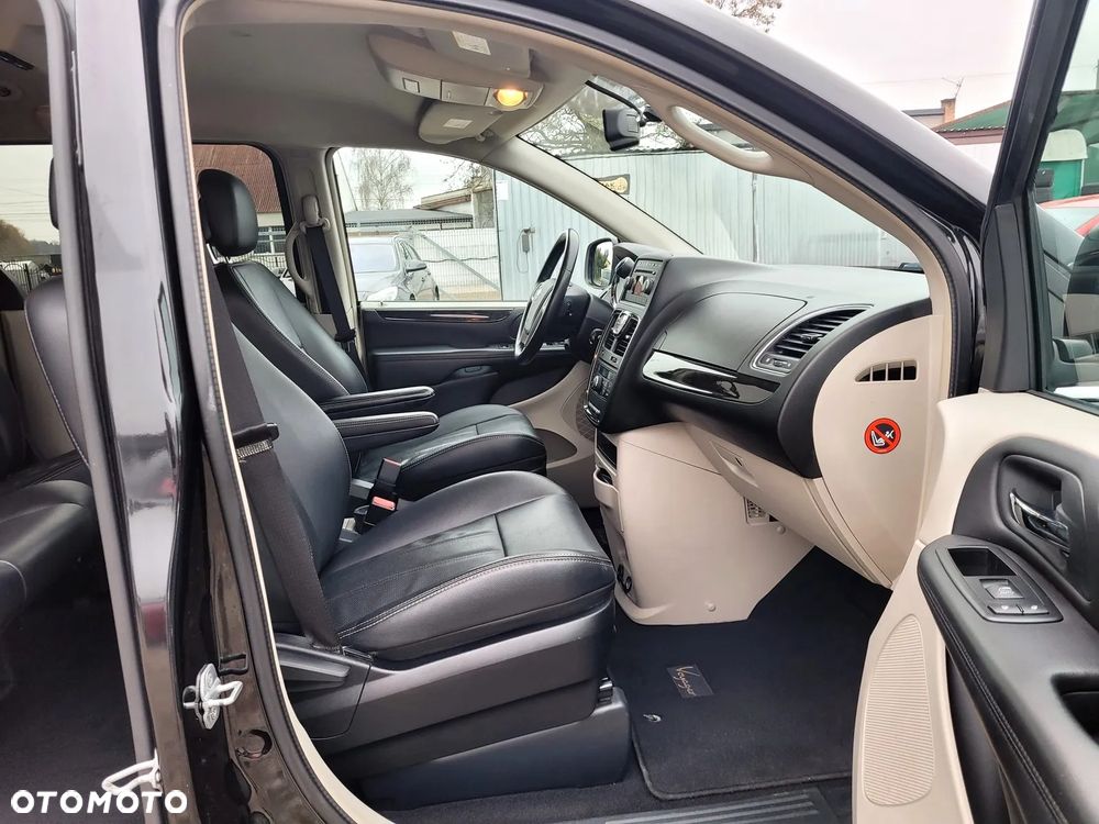 Lancia Voyager 2.8CRD Gold - 10