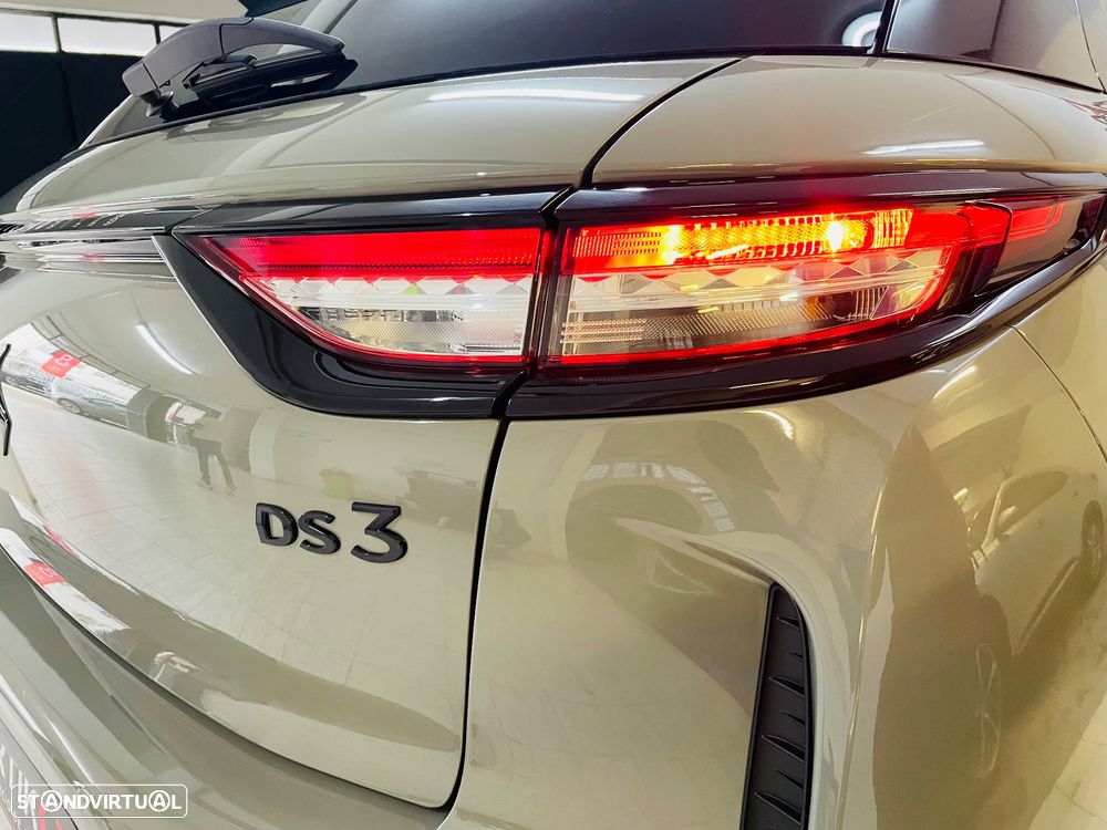 DS DS3 1.2 PureTech Performance Line + EAT8 - 13