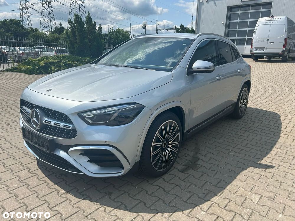 Mercedes-Benz GLA 200 d 4-Matic AMG Line 8G-DCT - 1