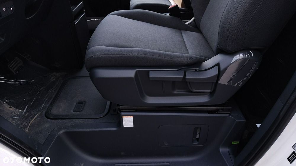 Kia PV5 - 10