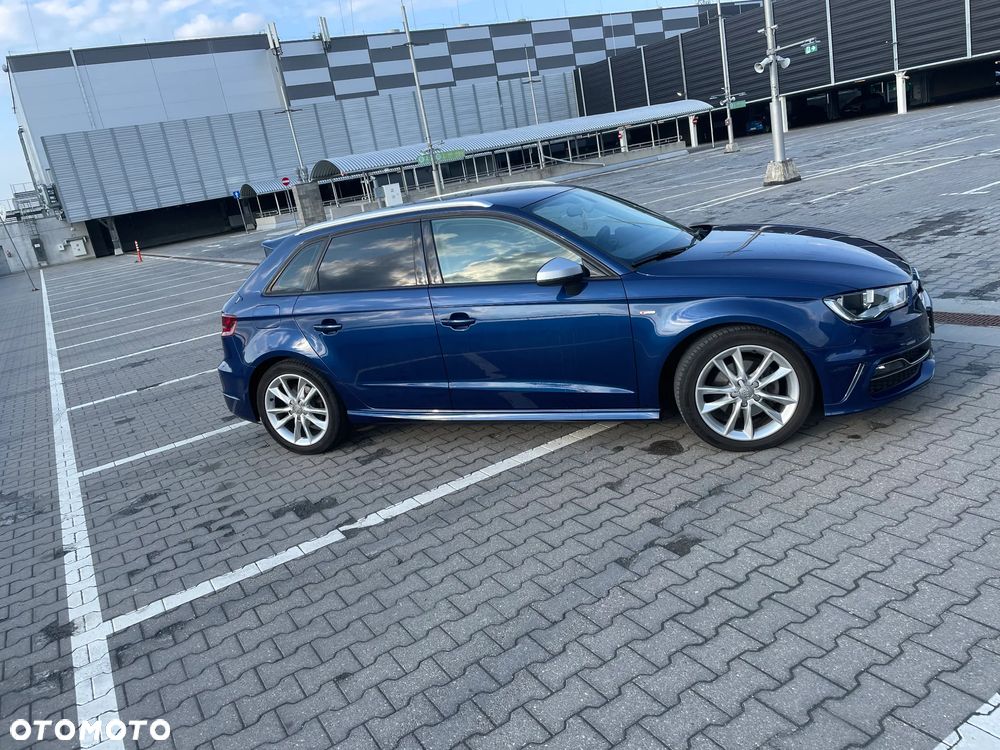 Audi A3 Sportback 2.0 TDI Ambiente - 2