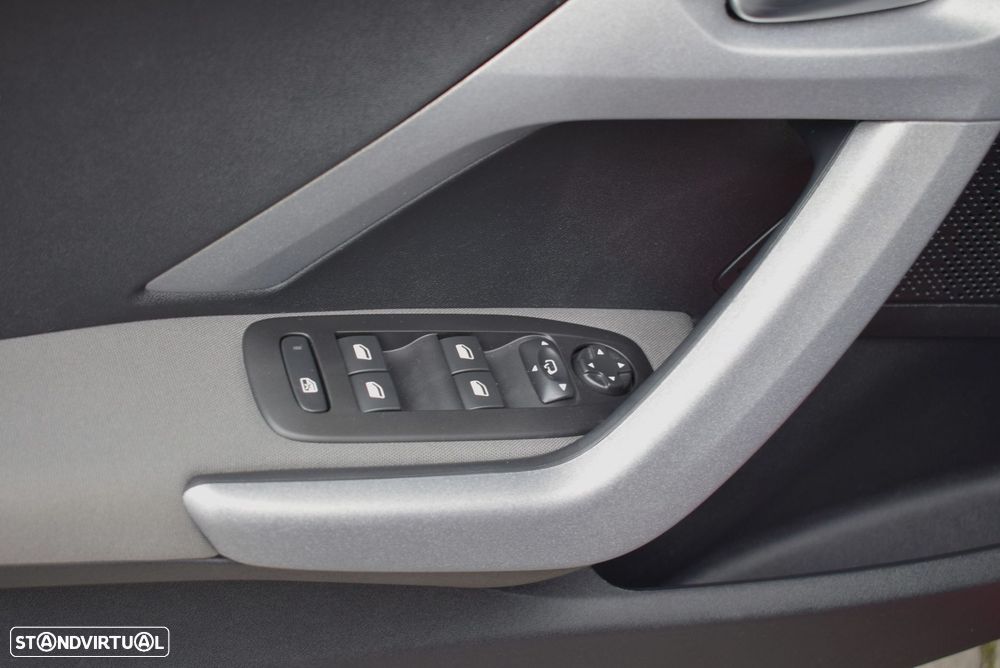 Peugeot 2008 1.2 PureTech Allure EAT6 - 20