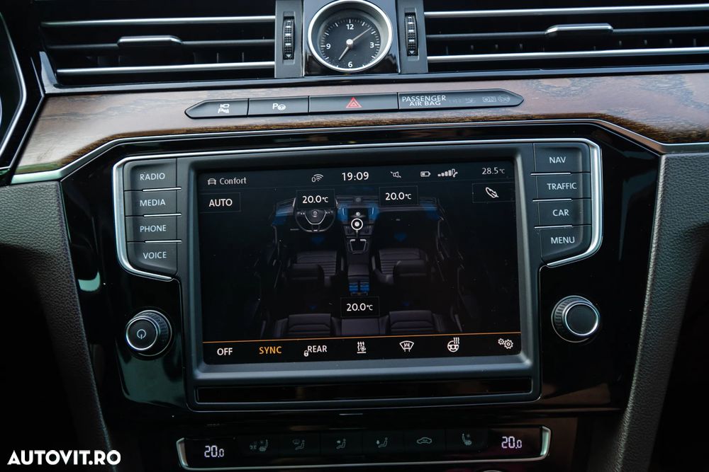 Volkswagen Passat - 34