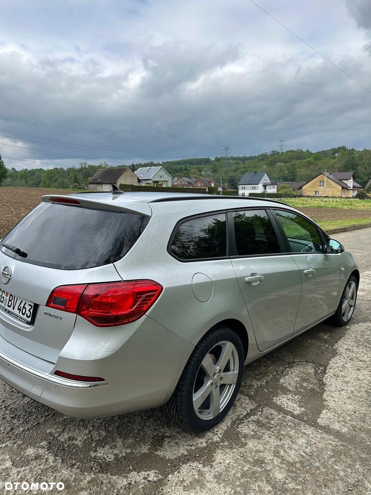 Opel Astra 1.4 T Cosmo - 2