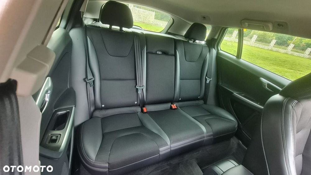 Volvo V60 Cross Country D3 Geartronic Momentum - 11