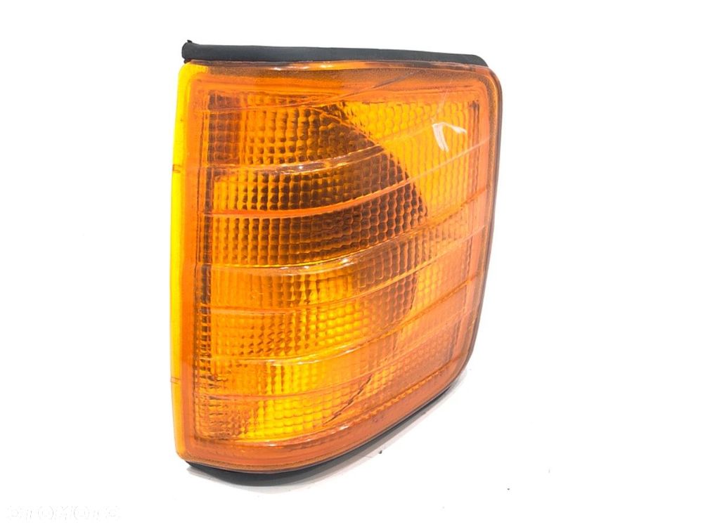 KIERUNKOWSKAZ LEWY PRZÓD - 73.00 PLN - MERCEDES-BENZ 190 (W201) 1982 - 1993 E 2.0 (201.024) 83 kW - 1