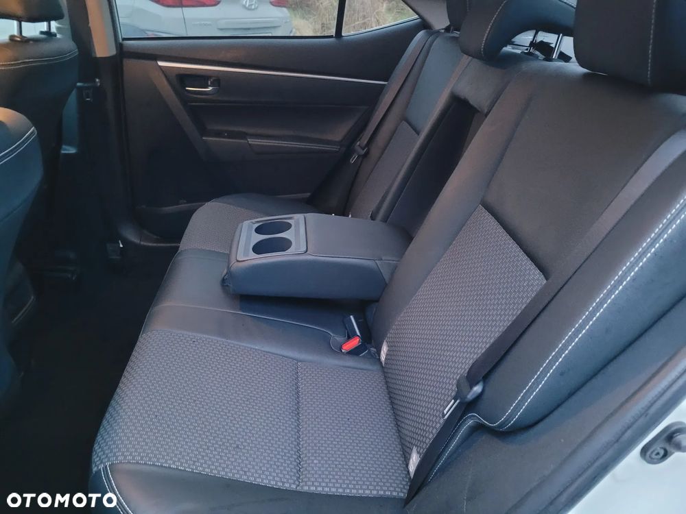 Toyota Corolla 1.6 Prestige MS - 9