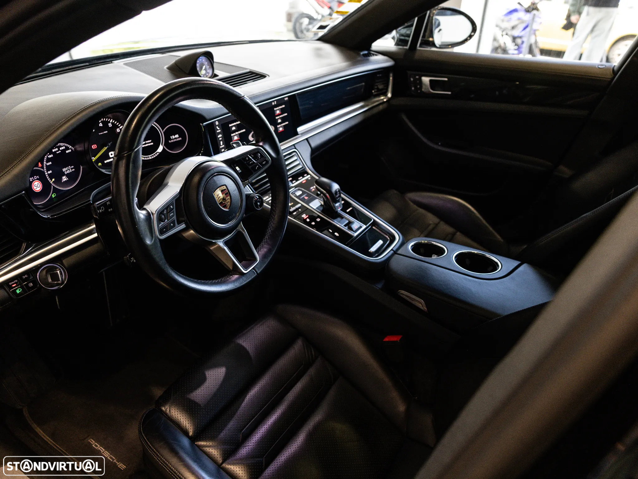Porsche Panamera Sport Turismo 4 E-Hybrid - 23