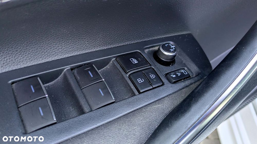 Toyota Corolla 1.8 Hybrid Comfort - 23