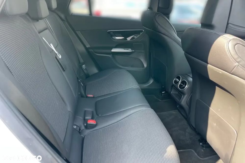 Mercedes-Benz GLC 200 4Matic 9G-TRONIC Edition Avantgarde - 18