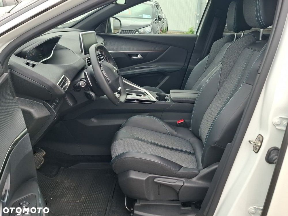 Peugeot 2008 - 12