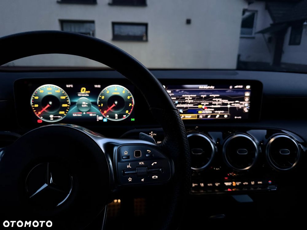 Mercedes-Benz Klasa A 200 AMG Line 7G-DCT - 5