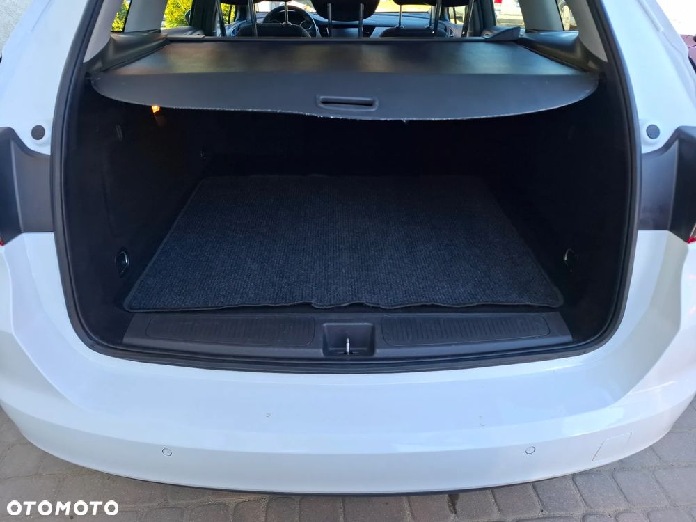 Opel Astra 1.6 CDTI Dynamic - 11