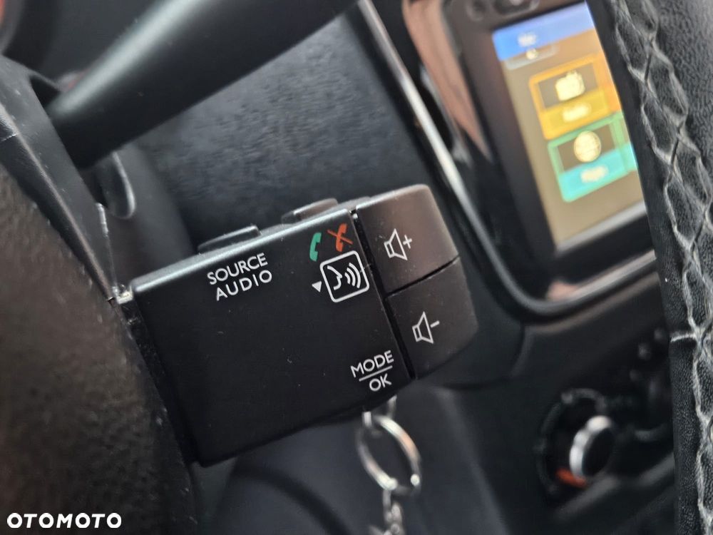 Dacia Lodgy 1.6 SCe Stepway S&S - 13