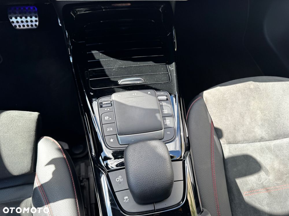 Mercedes-Benz CLA - 15