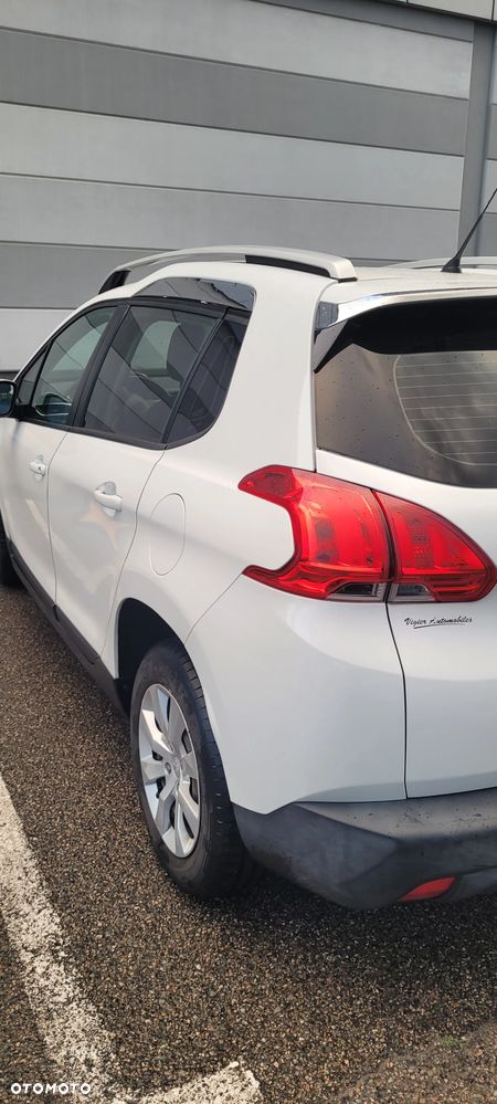 Peugeot 2008 1.2 Pure Tech Style - 6