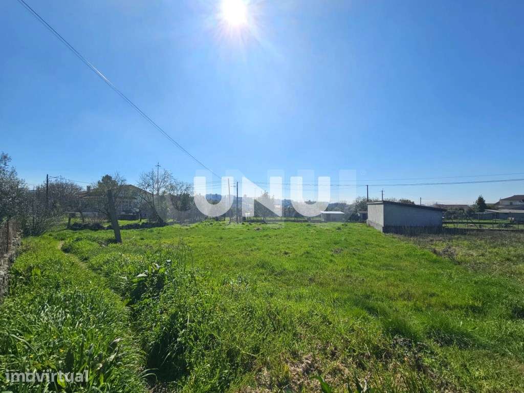 Terreno Urbano - Possibilidade de Construção - Grande imagem: 2/9