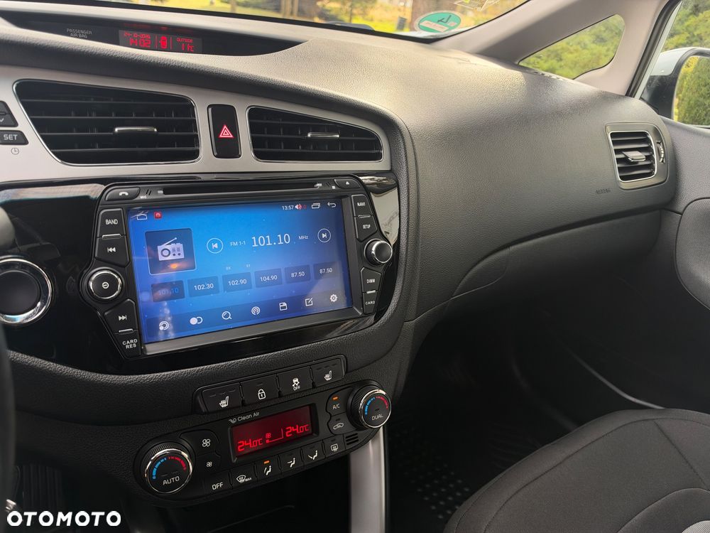Kia Ceed 1.4 CVVT Dream Team Edition - 26