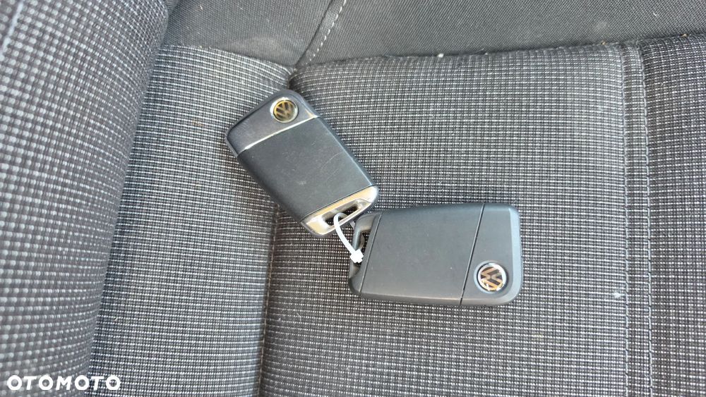 Volkswagen Passat - 27