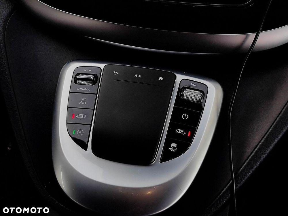 Mercedes-Benz Klasa V - 26