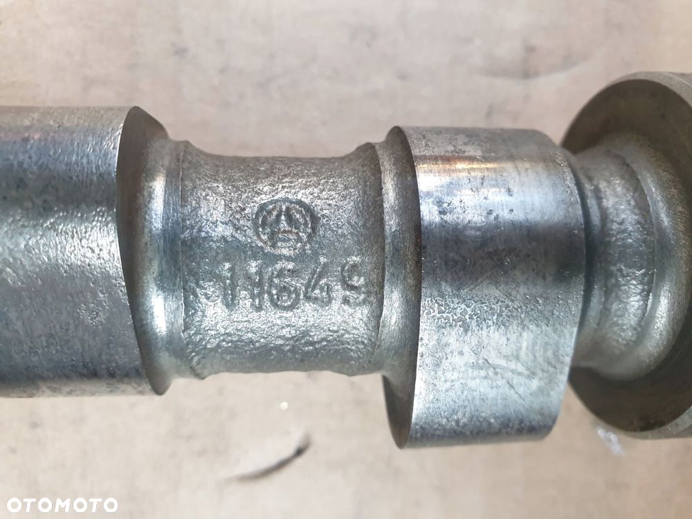 wałek rozrządu mercedes w126 500 5.0 v8 - 3