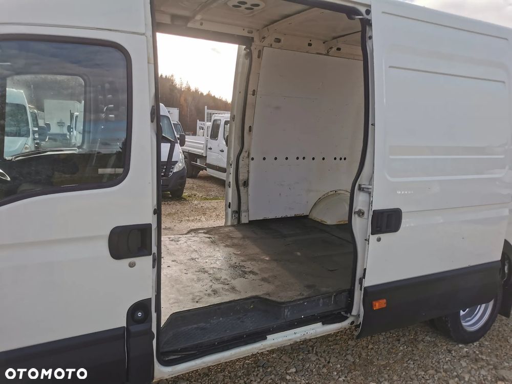 Iveco Daily 35C15 blaszak 3.0-150KM blizniak L3H3 długi Hak - 9