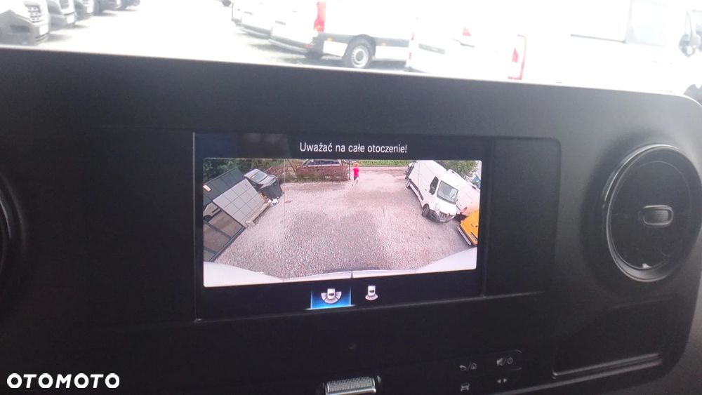 Mercedes-Benz Sprinter - 16